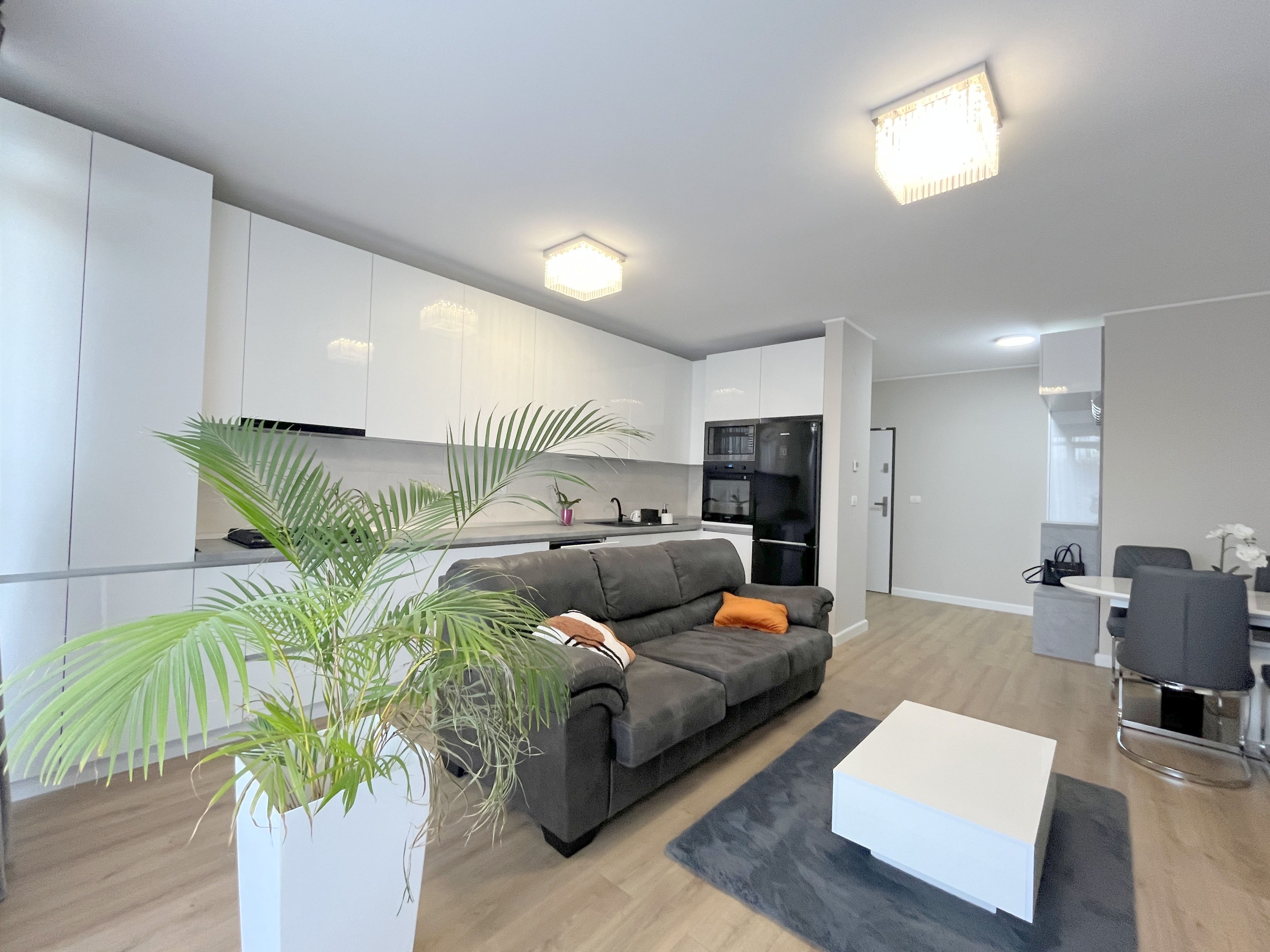 Apartament de inchiriat -2 camere + parcare — fotografia 1