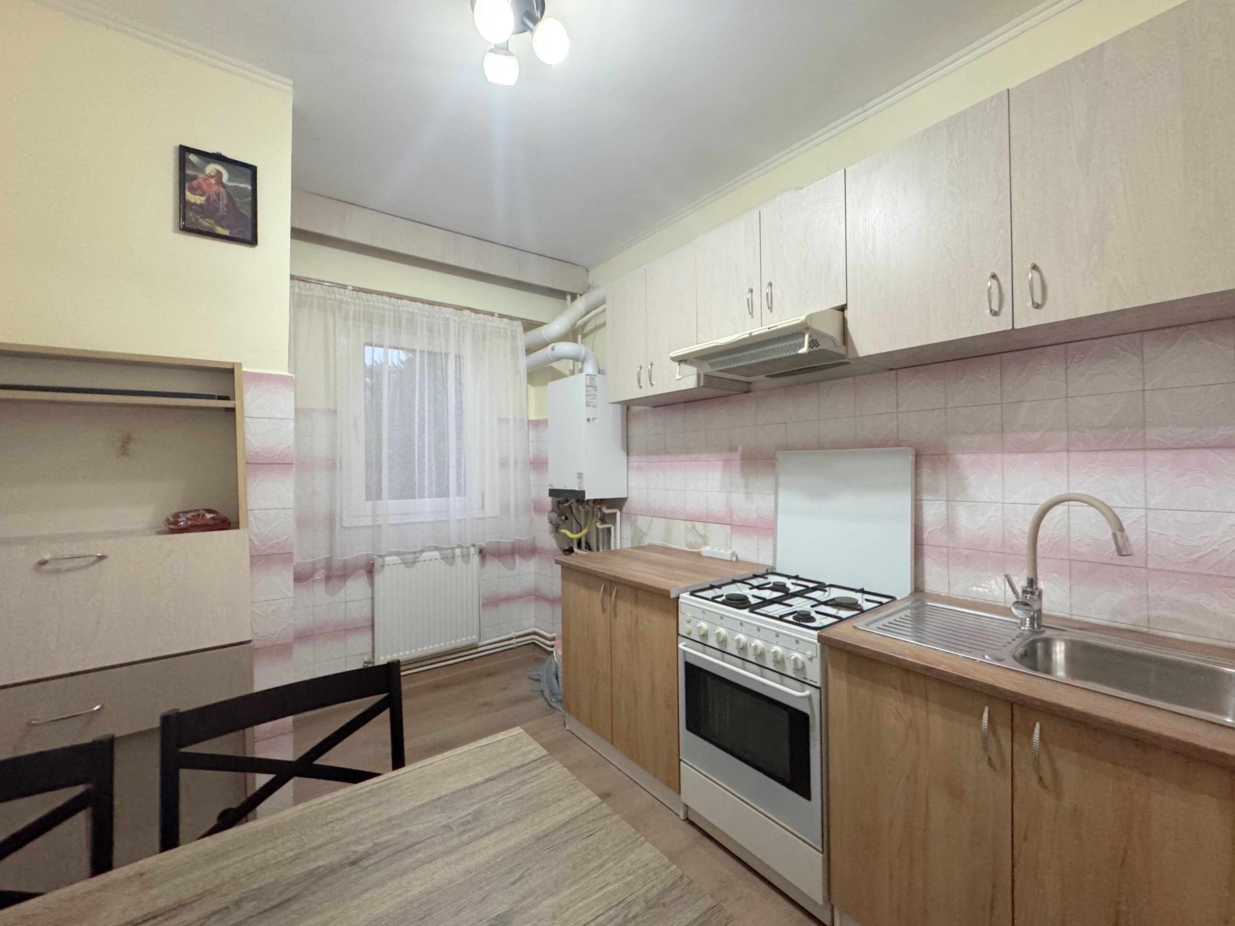 Apartament cu 3 camere pentru inchiriat-Complexul Studentesc — fotografia 2