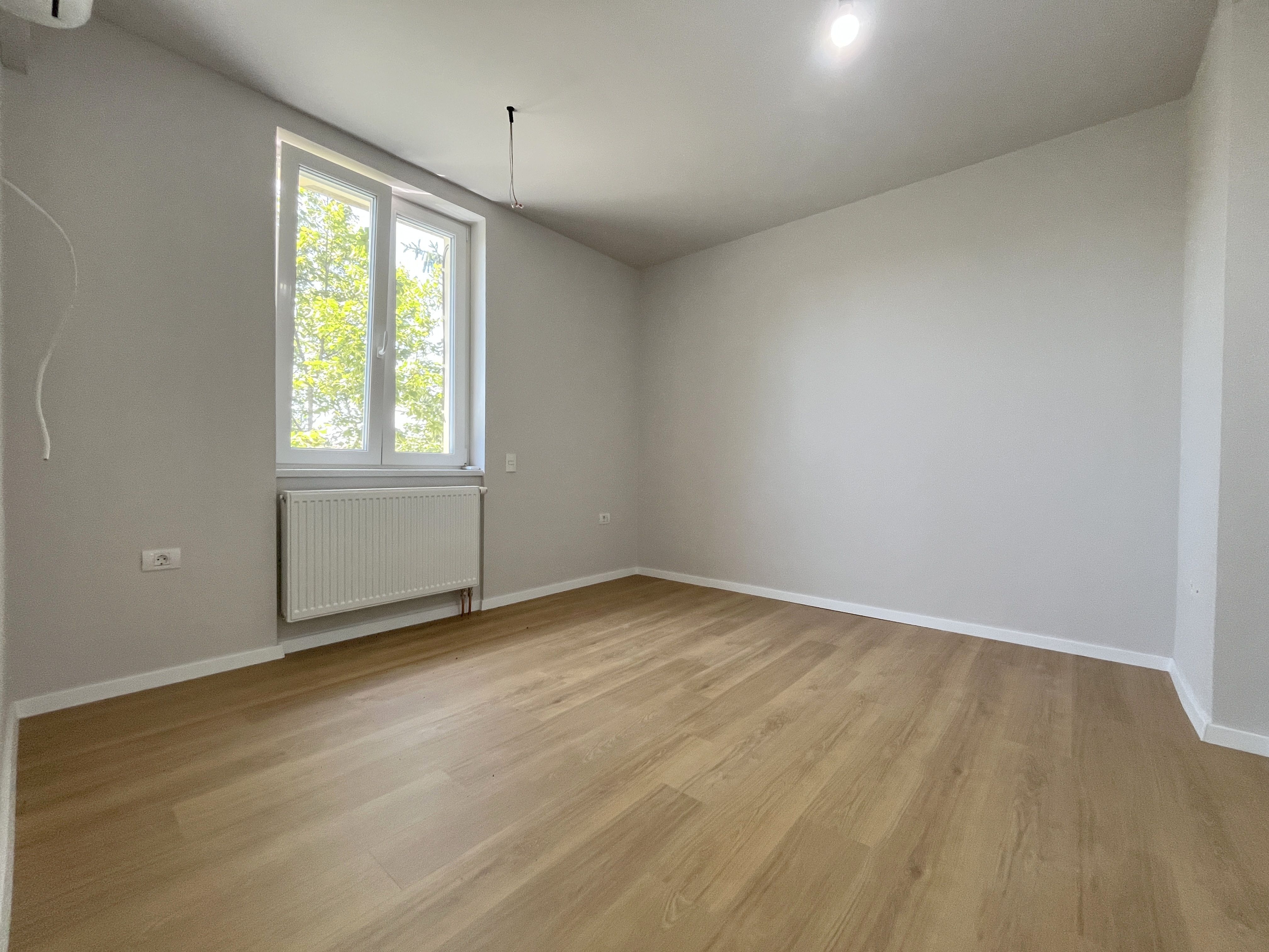 Apartament cu 3 camere de închiriat, zonă ultracentrală — fotografia 1