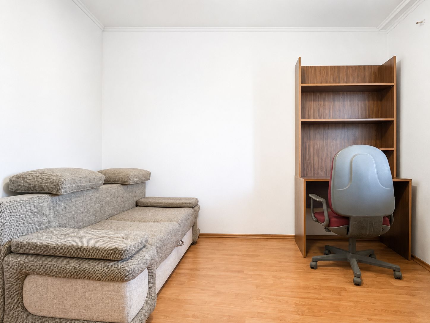 De inchiriat apartament cu 3 camere - zona Lipovei — fotografia 1