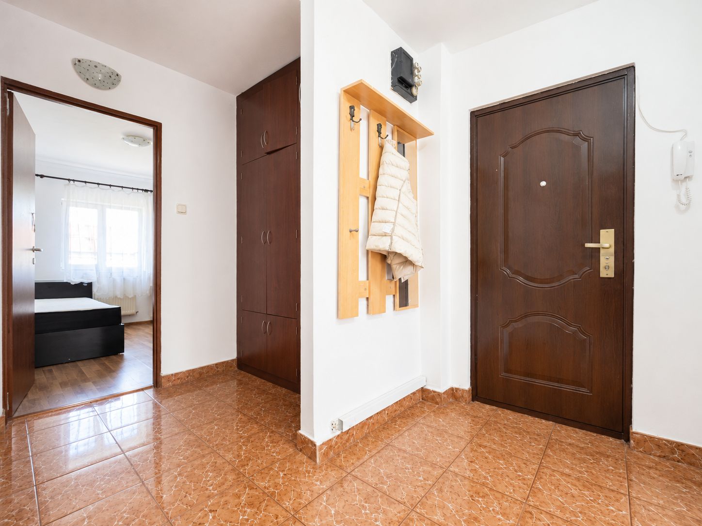De inchiriat apartament cu 3 camere - zona Lipovei — fotografia 3